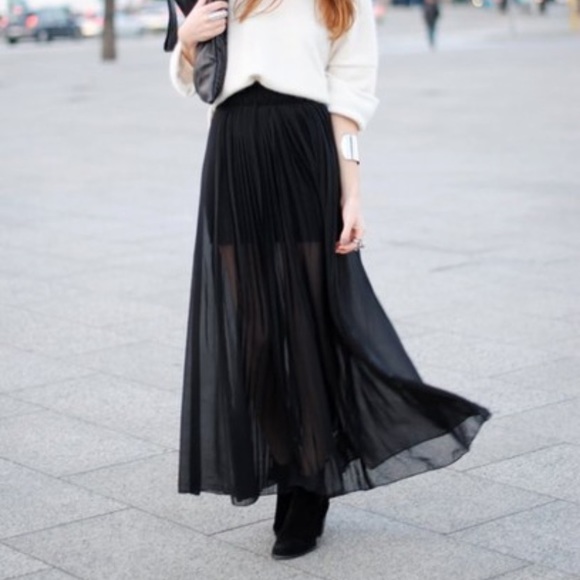 LONDONJEAN Dresses & Skirts - London Jean - Maxi Black Skirt